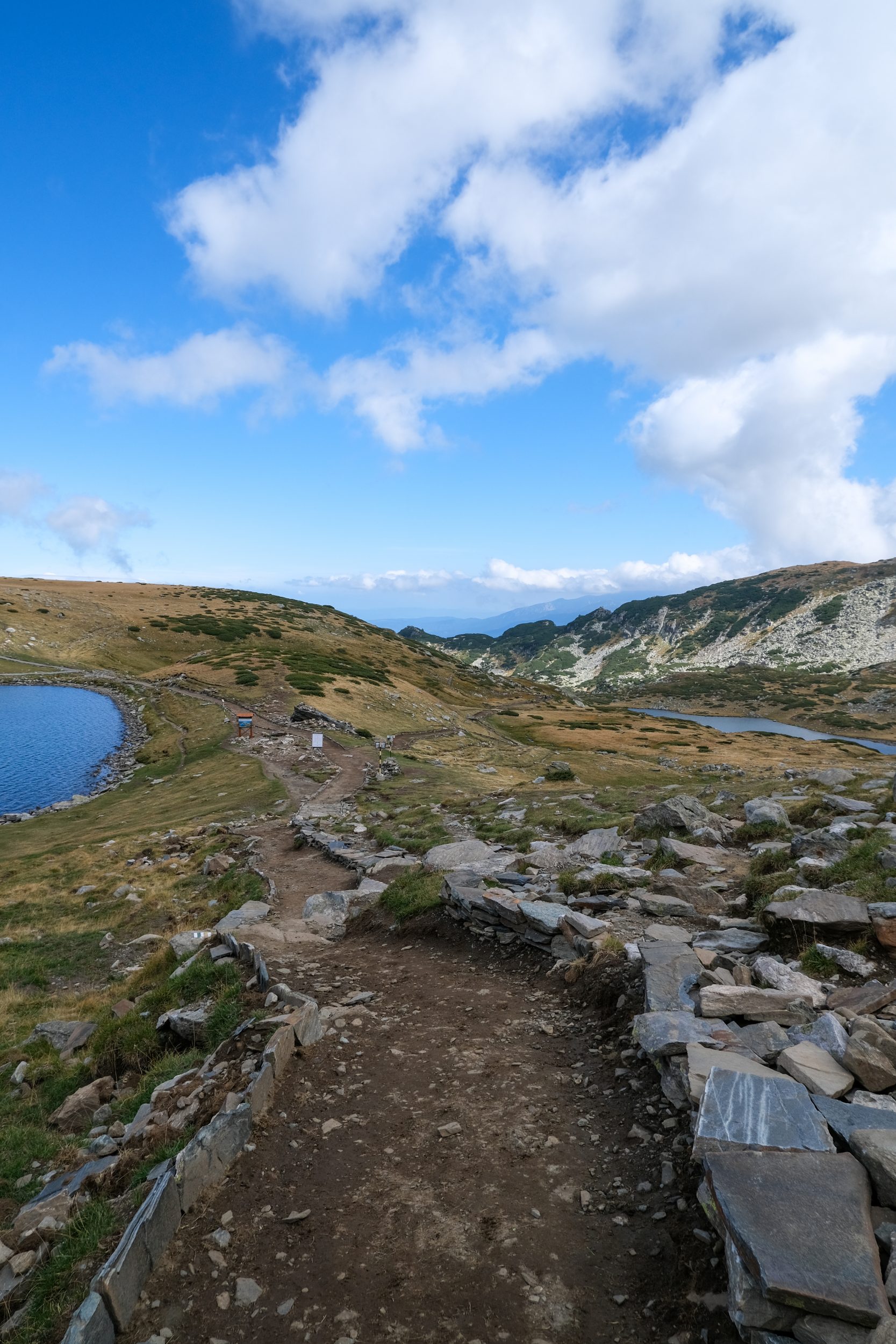 Sentiero del trekking dei Sette Laghi di Rila, Bulgaria.