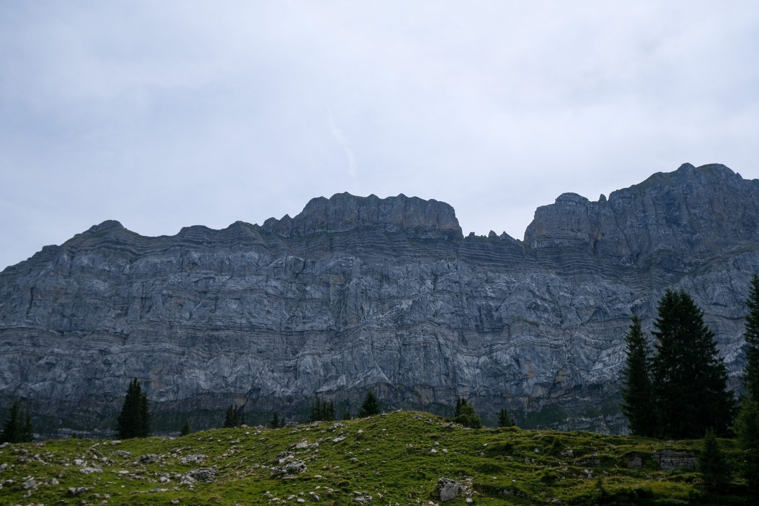 Parete rocciosa, trekking al Rautispitz, Canton Glarona.