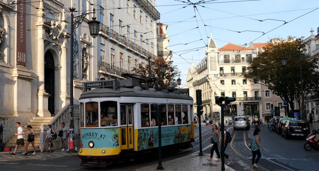 Foto di un tram di Lisbona, Portogallo.