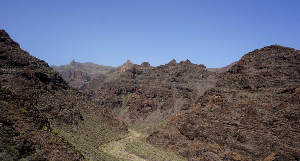 Foto di un'arida vallata a La Gomera.
