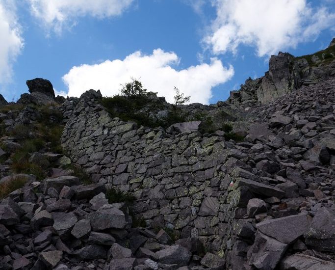 Foto del sentiero per il trekking sul Monte Cauriol dalla Valle del Vanoi.