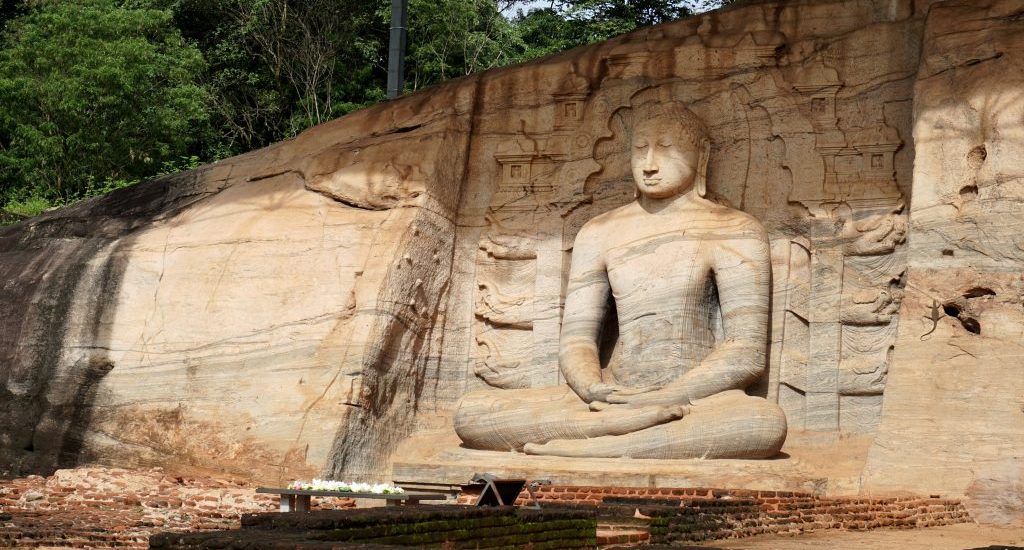 Foto di una statua di Buddha nel tempio Gal Vihara a Polonnaruwa, Sri Lanka.